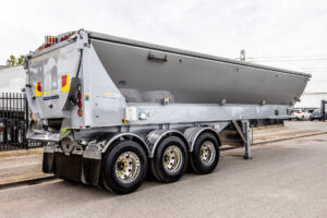 Jamieson HDV (Horizontal Discharge Vehicle) Live Bottom Trailer - Tri Axle