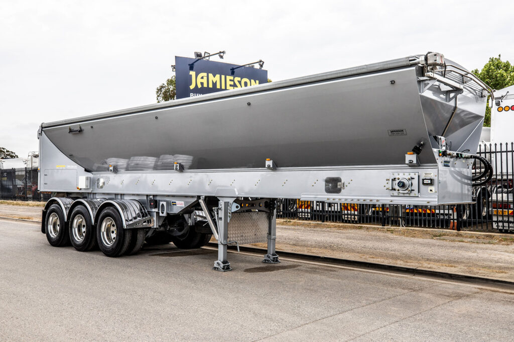 Jamieson HDV (Horizontal Discharge Vehicle) Live Bottom Trailer - Tri Axle