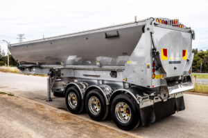 Jamieson HDV (Horizontal Discharge Vehicle) Live Bottom Trailer - Tri Axle