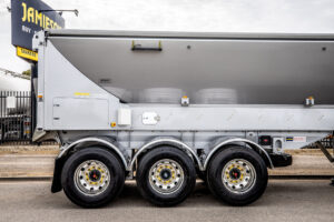 Jamieson HDV (Horizontal Discharge Vehicle) Live Bottom Trailer - Tri Axle